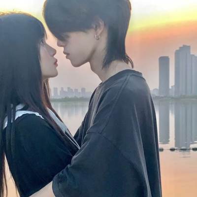 退婚后，真千金她驚爆全球